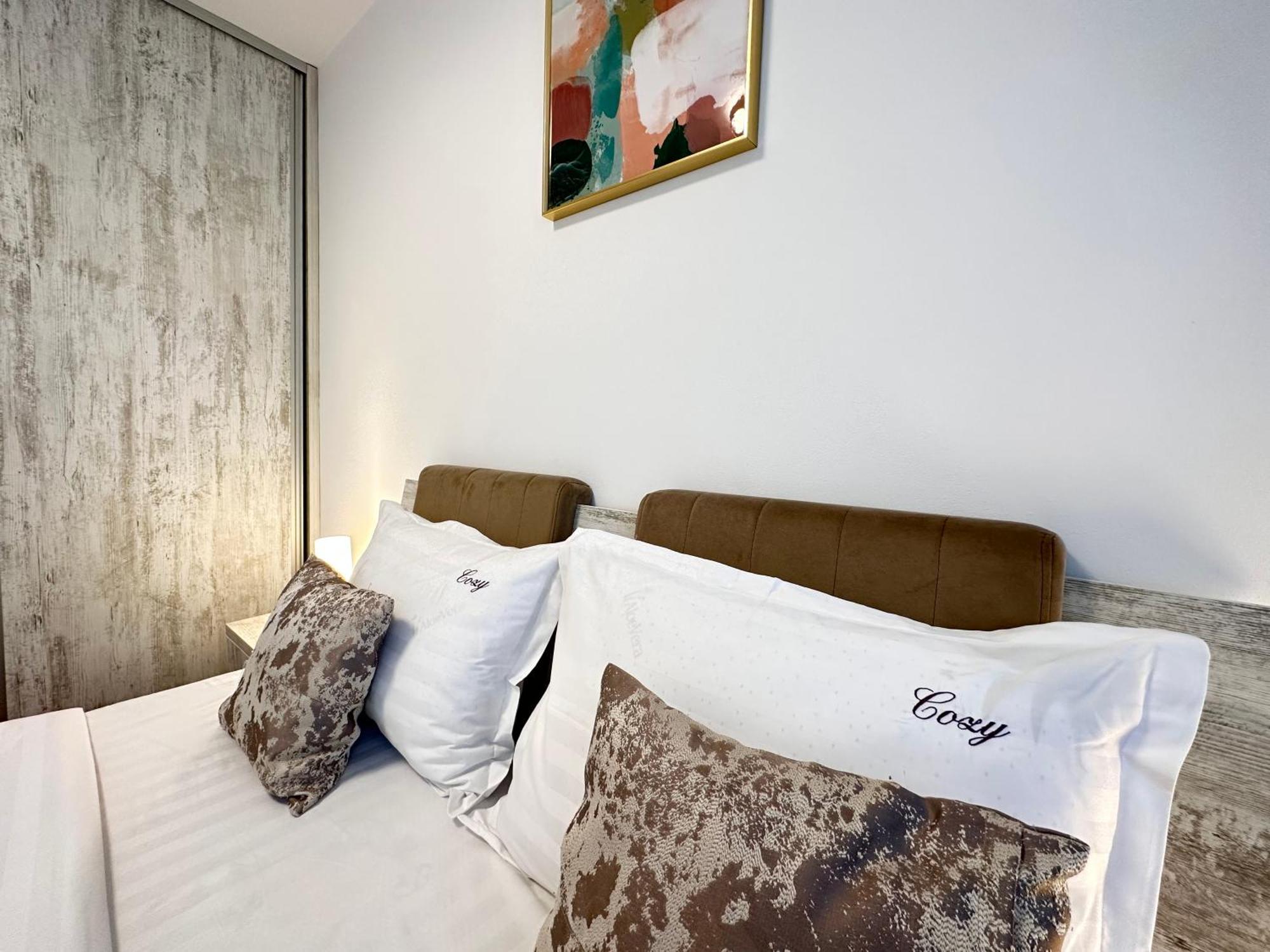 Deluxe Cozy Apartments - Coresi Mall #Brașov Exterior foto